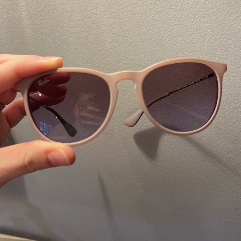 EUC rayban authentic Erika sunglasses - Picture 9 of 9